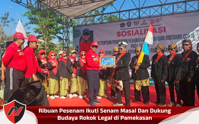 Ribuan Pesenam Ikuti Senam Masal Dan Dukung Budaya Rokok Legal di Pamekasan 
